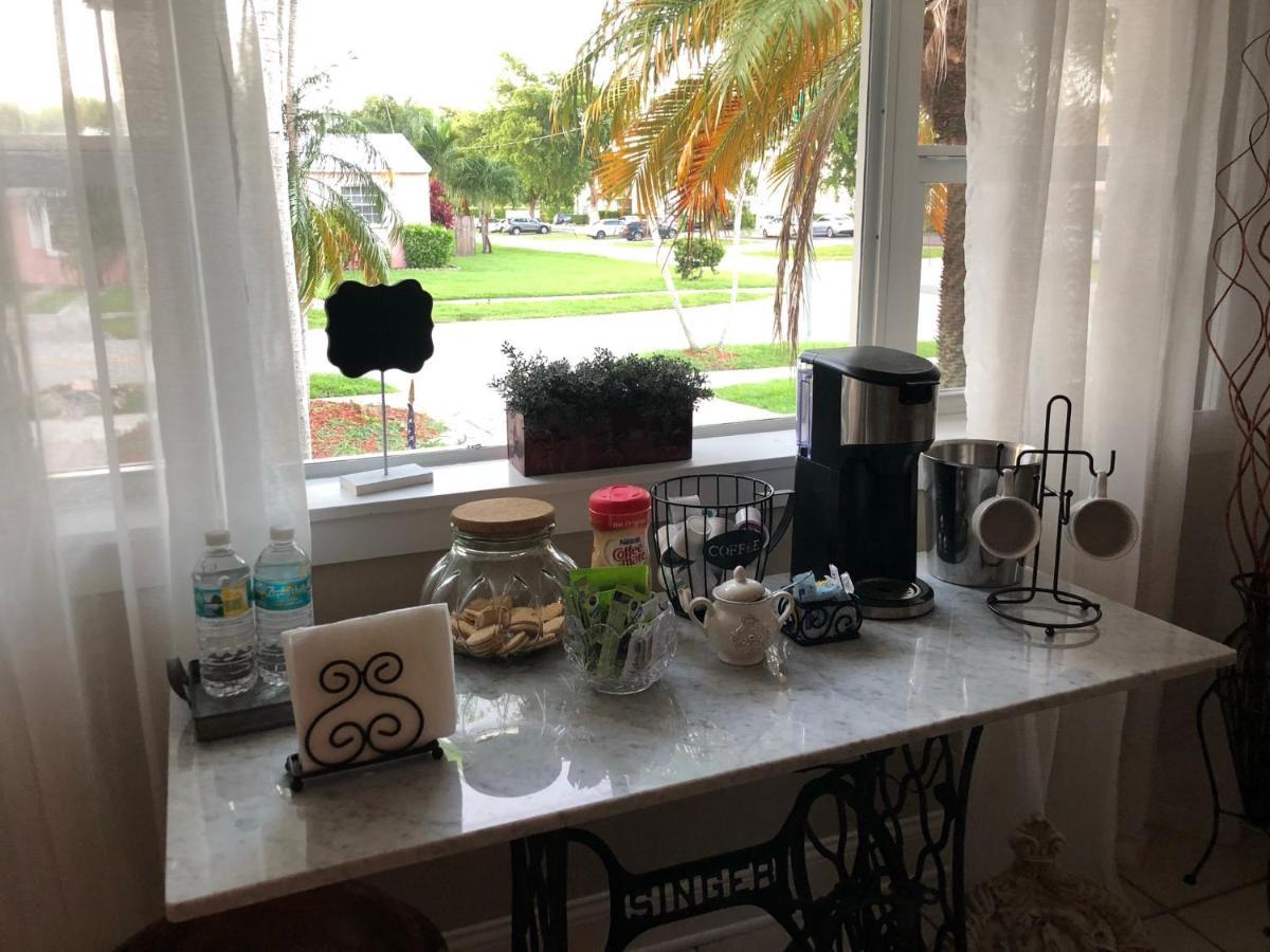 Villa Olivia Guest Rooms Hollywood Zewnętrze zdjęcie